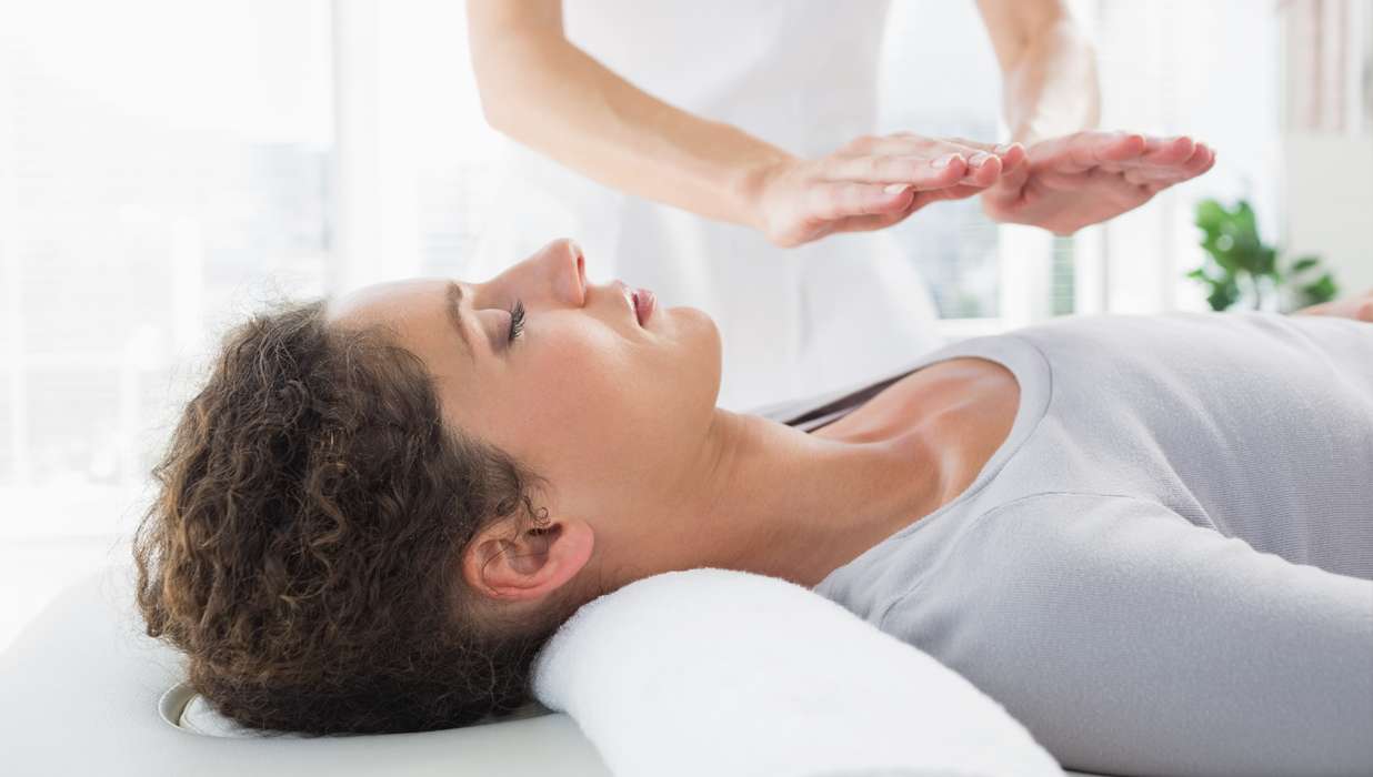 Reiki Session By Caris Pepper